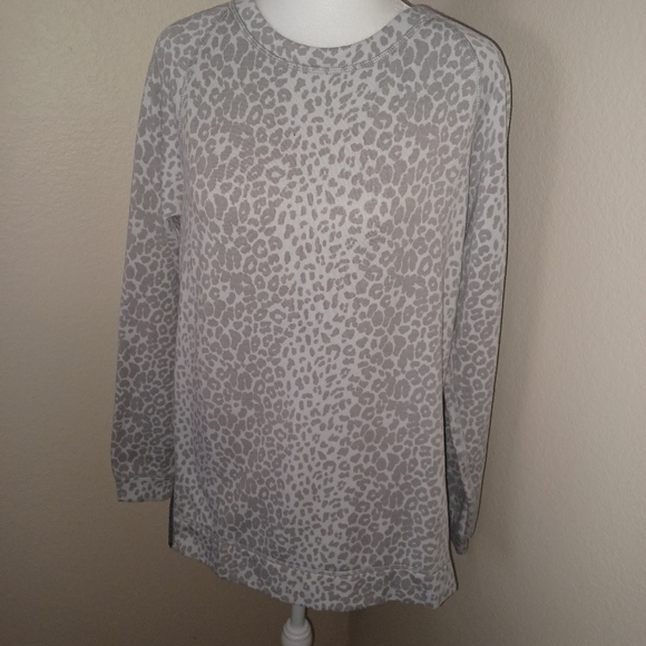 Stella & Dot Grey Leopard Side Zip Pullover Sweater size Small - Picture 7 of 13